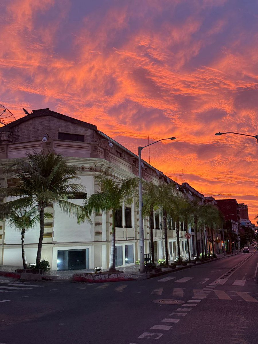 ParaguayPulse's tweet image. Downtown Asunción 🇵🇾

People don't go there because
It's supposed to be ugly.