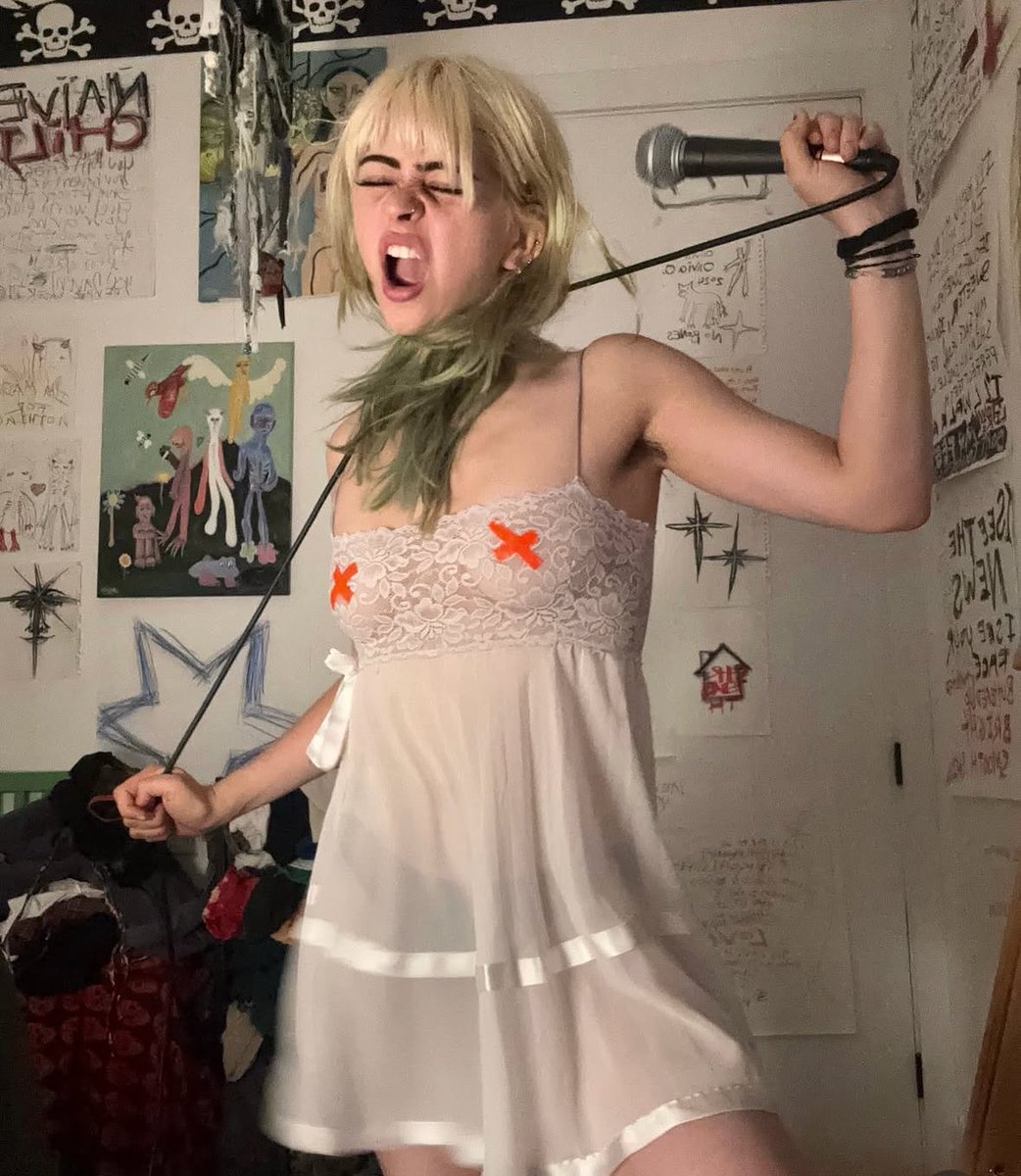 grungeromantic's tweet photo. men only want one thing and it’s disgusting. 

(it’s me. im disgusting.) https://t.co/8f6NOkLOYk