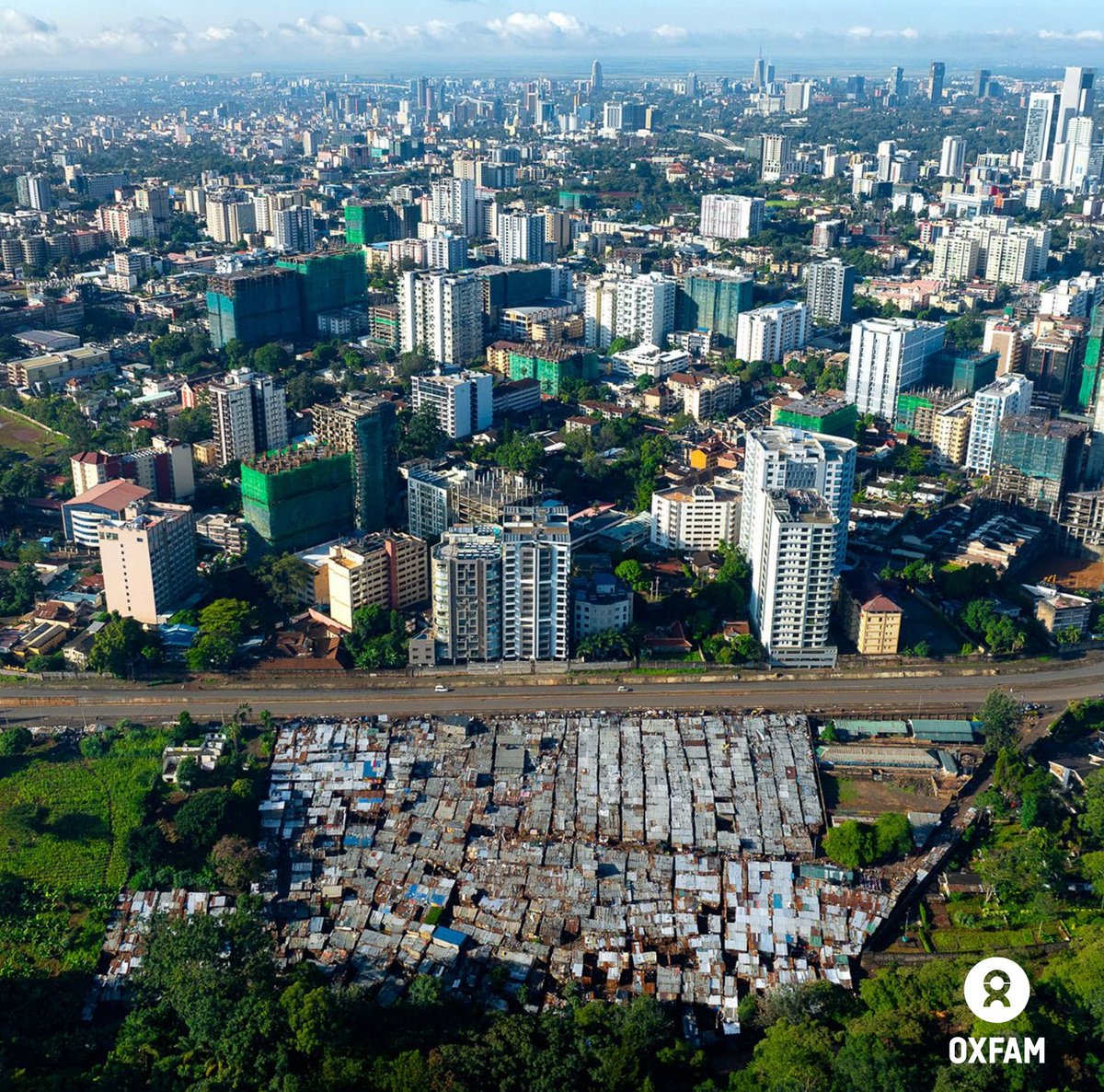 Collectif Restitution pour l'Afrique (@collectif_raf) on Twitter photo 📊 Inégalités en Afrique : <a href="/Oxfam/">Oxfam International</a> révèle que les 4 premiers milliardaires africains sont plus riches que la moitié du continent ➡️ oxfam.org/fr/publication…
Ces chiffres font écho à notre combat contre le groupe #Bolloré en #Afrique !
Rejoignez-nous <a href="/Collectif_RAF/">Collectif Restitution pour l'Afrique</a> ✊🏿 📊 Inégalités en Afrique : <a href="/Oxfam/">Oxfam International</a> révèle que les 4 premiers milliardaires africains sont plus riches que la moitié du continent ➡️ oxfam.org/fr/publication…
Ces chiffres font écho à notre combat contre le groupe #Bolloré en #Afrique !
Rejoignez-nous <a href="/Collectif_RAF/">Collectif Restitution pour l'Afrique</a> ✊🏿