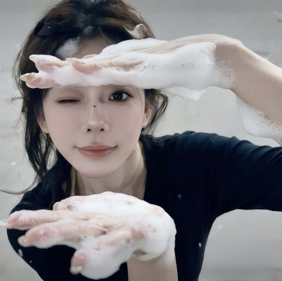 Una (@cryptounaa) on Twitter photo 行情大跌,没关系,睡前给大家来一首发财歌,见者有份,来财!!💵💵
预备:唱!
I am worthy of abundance  ,
I open the door,
money loves me and it comes more and more,
I attract prosperity,  
it's my reality,  
money needs me,
money wants me endlessly! 行情大跌,没关系,睡前给大家来一首发财歌,见者有份,来财!!💵💵
预备:唱!
I am worthy of abundance  ,
I open the door,
money loves me and it comes more and more,
I attract prosperity,  
it's my reality,  
money needs me,
money wants me endlessly!