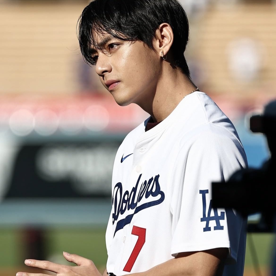 #taekook #taekookau where—

Jeongguk is tired of one of the senior pitchers approaching him. 

And Taehyung is annoyed by the pitchers approaching the head cheerleader and one day his resolve snaps.