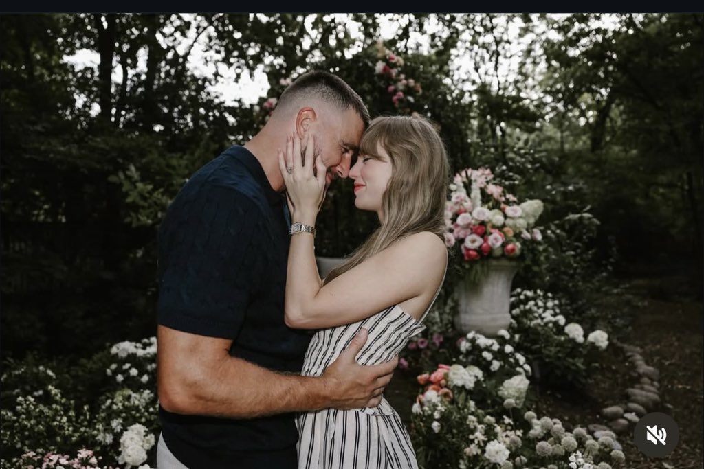 taylorlilacs's tweet photo. I am literally crying! As much as I knew it was gonna happen sometime, it feels surreal. I’m so happy for our girl, she finally found her “the one” 😭🩷🥹 https://t.co/itEADfCyGH
