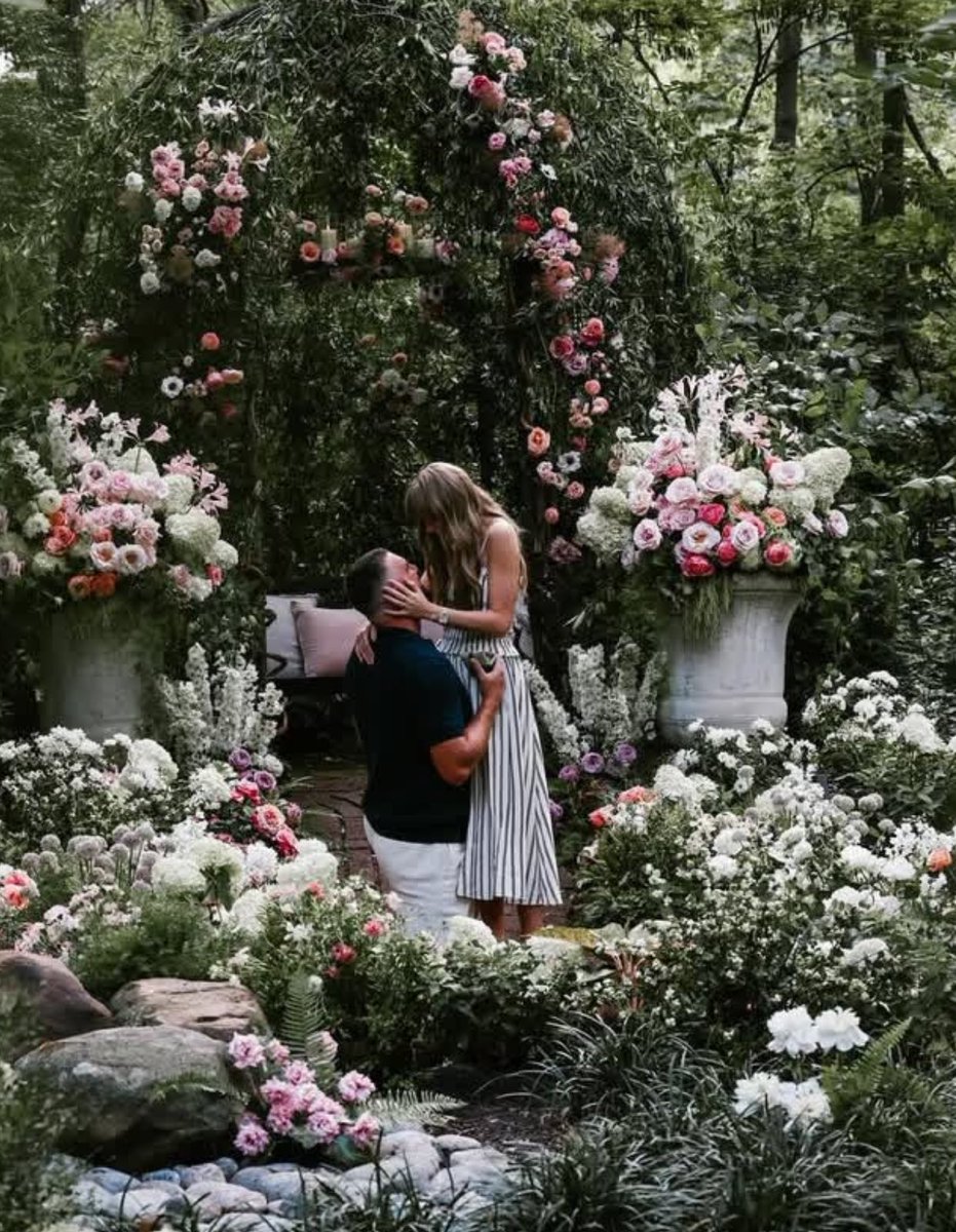 taymaliks's tweet image. TAYLOR SWIFT ACABA DE MUDAR A PROFECIA