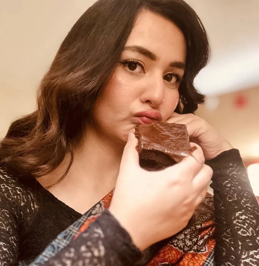 diveksquadx's tweet photo. How is she so adorable! 🥹🩷 
#YumnaZaidi https://t.co/23c8jNaFNL