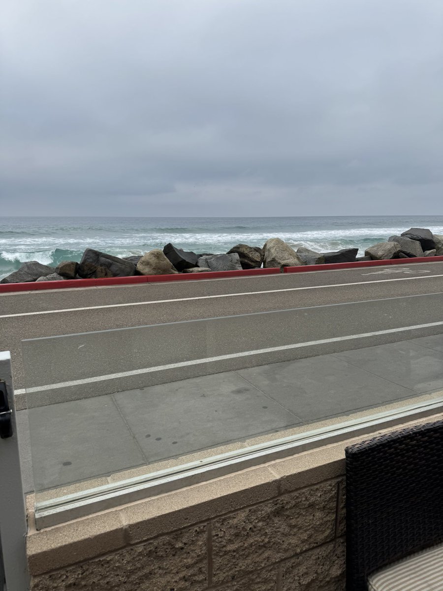 Waking up to this view &amp; the sound of the ocean 🫶🏽