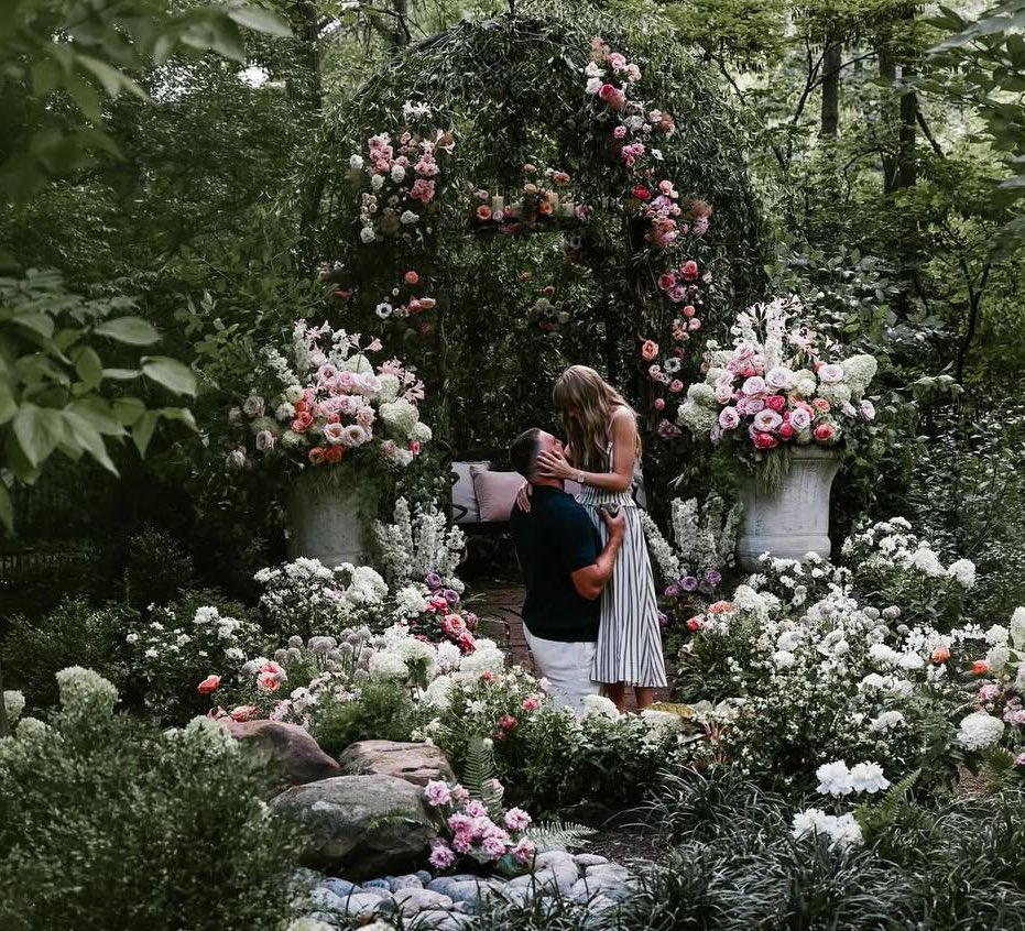 TAYLOR IS ENGAGED OMG