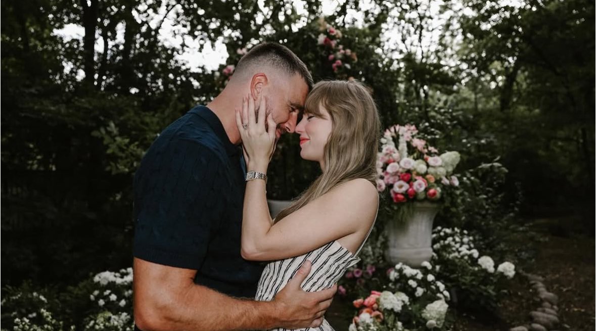 TheWeeLittleZ's tweet photo. #TaylorSwift is officially engaged to Travis Kelce! https://t.co/lC6os0nVWB