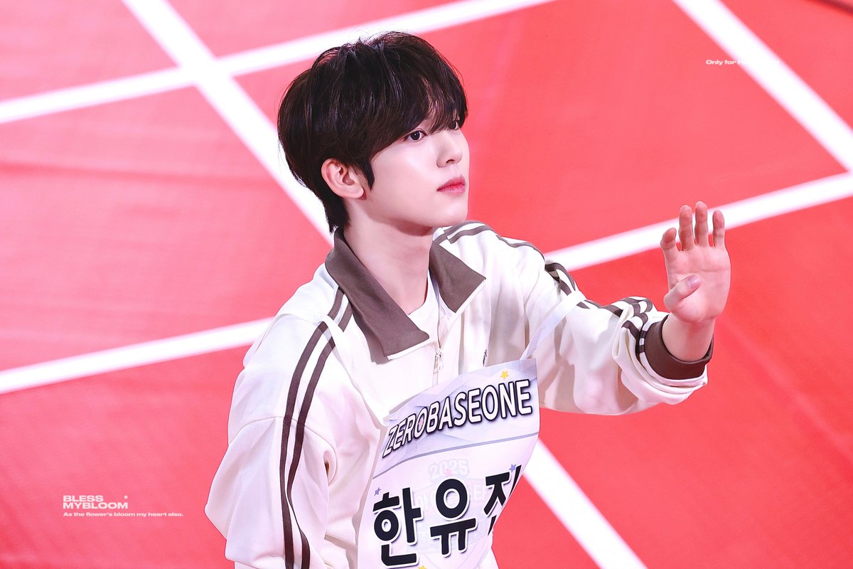 250825 #한유진 

#HANYUJIN #ハンユジン #韓維辰  
#ZEROBASEONE #ZB1 #제로베이스원