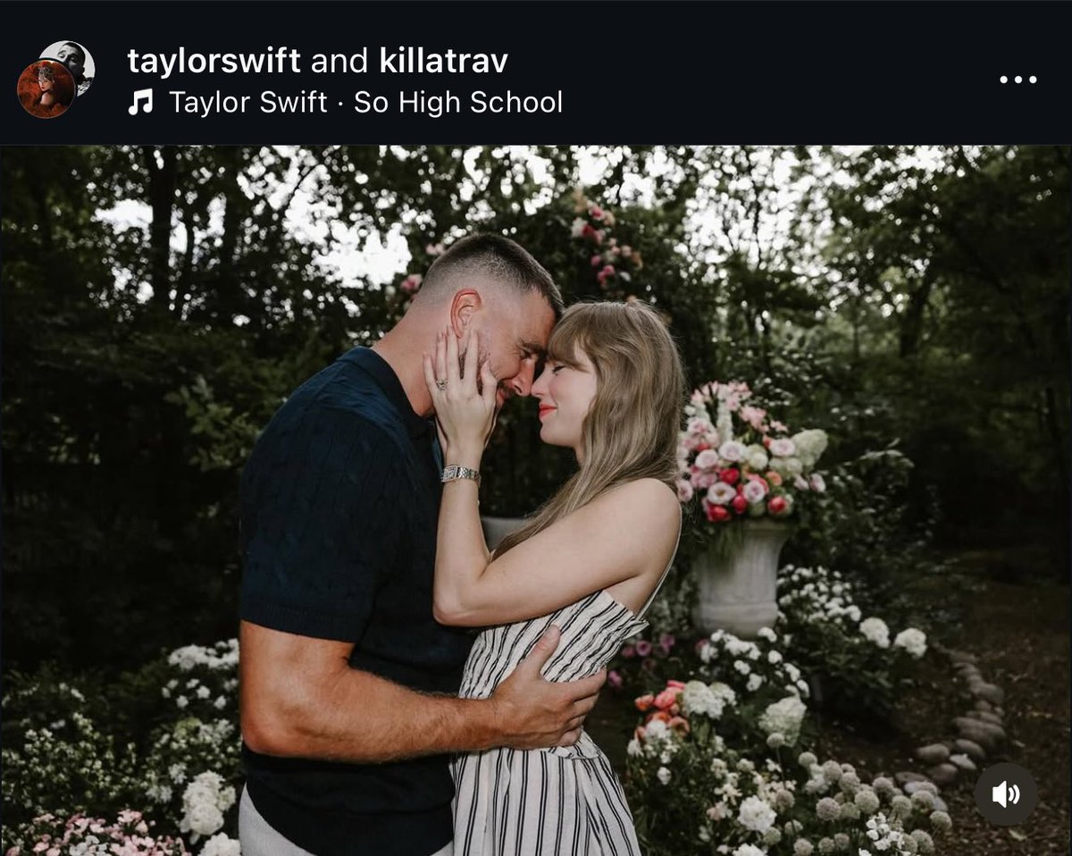 pandabearcode's tweet image. Hold the phone!!!! @taylorswift13 and @tkelce are getting married!!!!!!🎉🎉🎉🎉  

#TaylorSwift #TaylorSwiftGettingMarried 
#TravisKelce