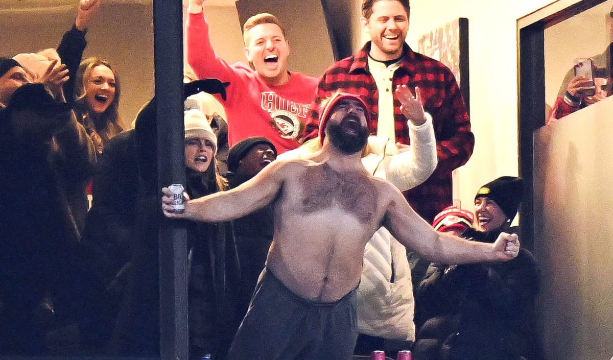 HardRockBet's tweet photo. @NFL @tkelce @taylorswift13 JASON KELCE MUST OFFICIATE THE WEDDING https://t.co/LLjaesEs2i