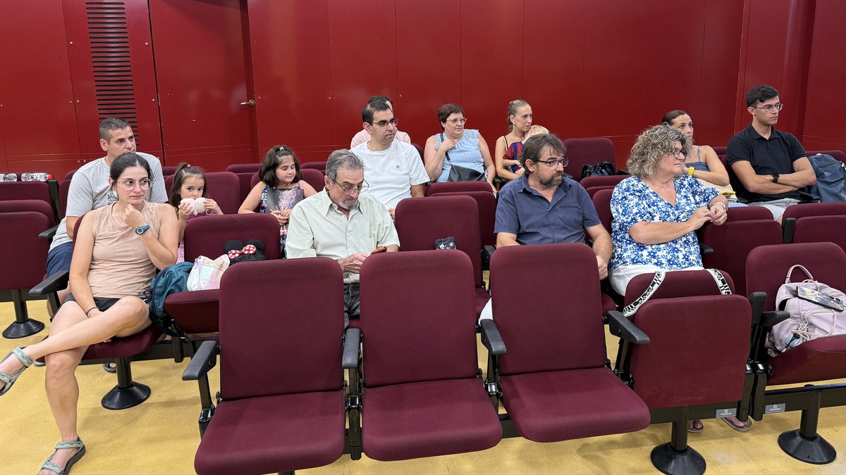 🏢 𝗣𝗟𝗘 𝗠𝗨𝗡𝗜𝗖𝗜𝗣𝗔𝗟 | 🔴 Cristina Cervera s'incorpora com a nova regidora de l'Ajuntament de #Roquetes

🗣️ La nova edil de <a href="/MovemRoquetes/">Movem Roquetes</a> enceta aquesta etapa amb el "compromís i convicció de treballar per un municipi millor".

ℹ️➕📸➕📽️: roquetes.cat/web/cristina-c…