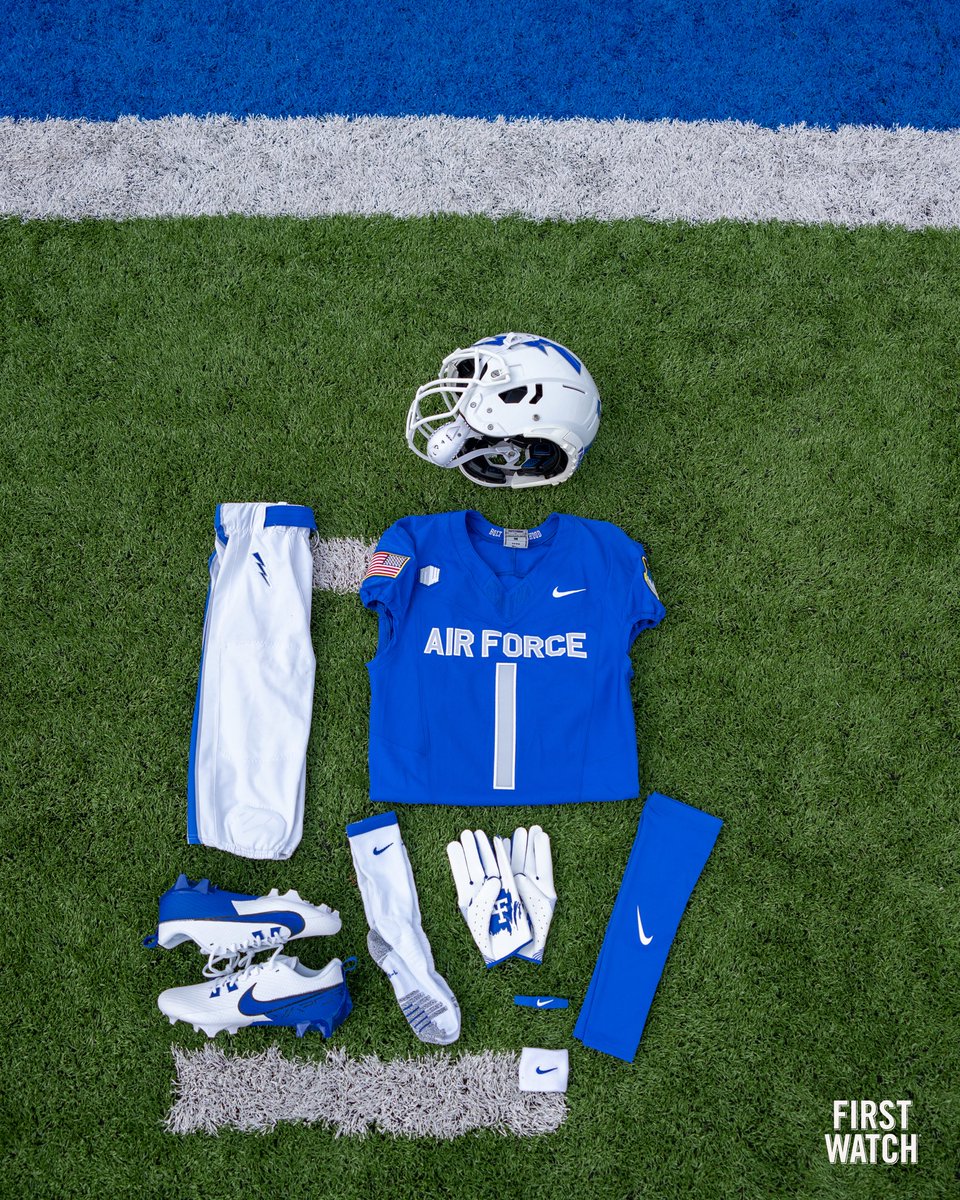 Going ⚪️🔵⚪️ for week 1️⃣