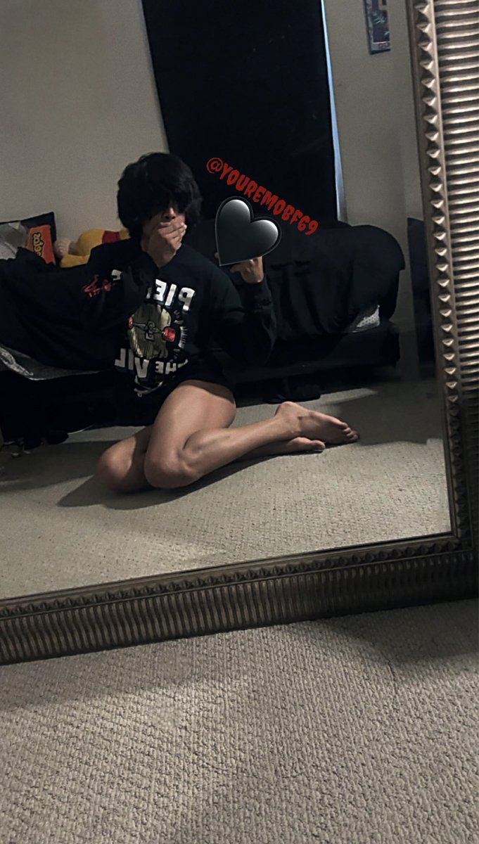 Let’s make out to Pierce The Veil?💋🖤