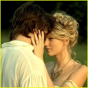 crystalswiftiee's tweet image. being a lifelong Love Story stan and finally seeing taylor truly happy and in love feels like the happy ending we were all rooting for 🥹💍✨