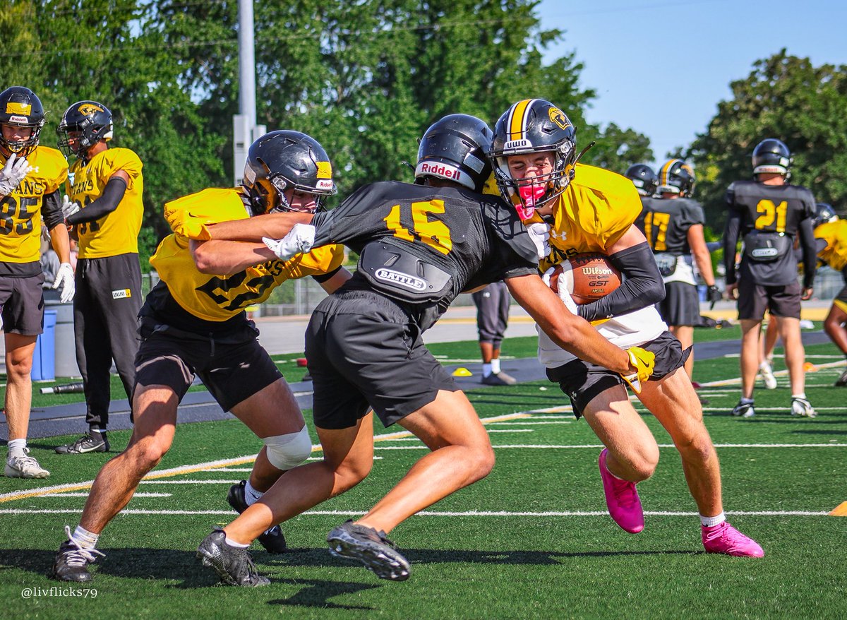 UWOFootball's tweet image. 𝙤𝙣𝙚 team. 𝙤𝙣𝙚 goal.

#O2HVE6AS | #NOW