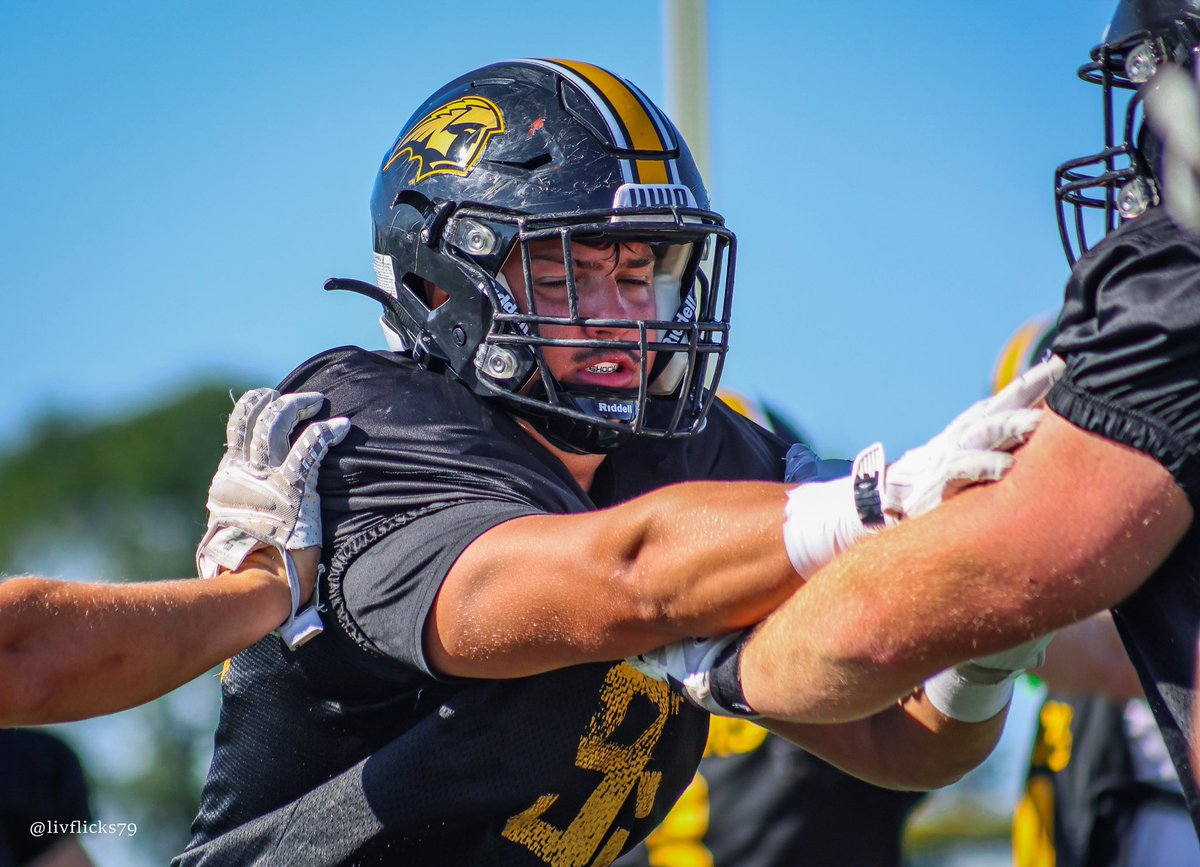 UWOFootball's tweet image. 𝙤𝙣𝙚 team. 𝙤𝙣𝙚 goal.

#O2HVE6AS | #NOW