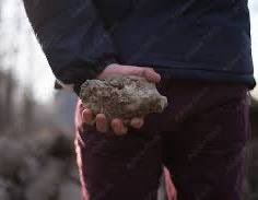 sasa nın başkaları ile yakınlaşmasını izliyorum