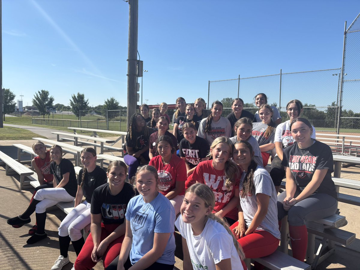 Bonding time at the field! 🫰💖