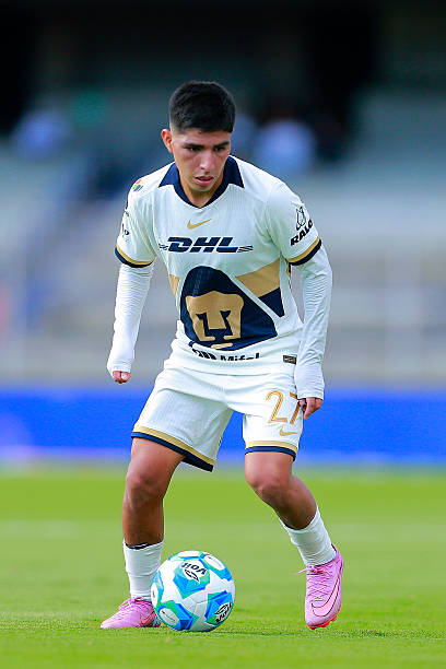 ¡Movimiento en Pumas! 🇧🇷🇵🇪
📲 𝗝𝗼𝗵𝗻 𝗦𝘂𝘁𝗰𝗹𝗶𝗳𝗳𝗲: Nathan Silva será vendido al Vasco da Gama y su salida abrirá la puerta para fichar al 9 que tanto necesita el equipo.
Además, Piero Quispe también saldrá está semana, lo que permitirá la llegada de un nuevo central.