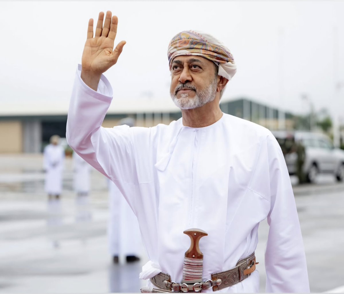 سلطان البلاد المفدى مودعا ملك البحرين ..
اللهم احفظ عمان واهلها وجلالة السلطان..