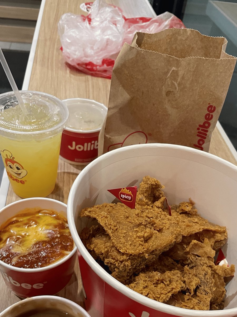 Jolibeeeeees after a long day of design 🙌