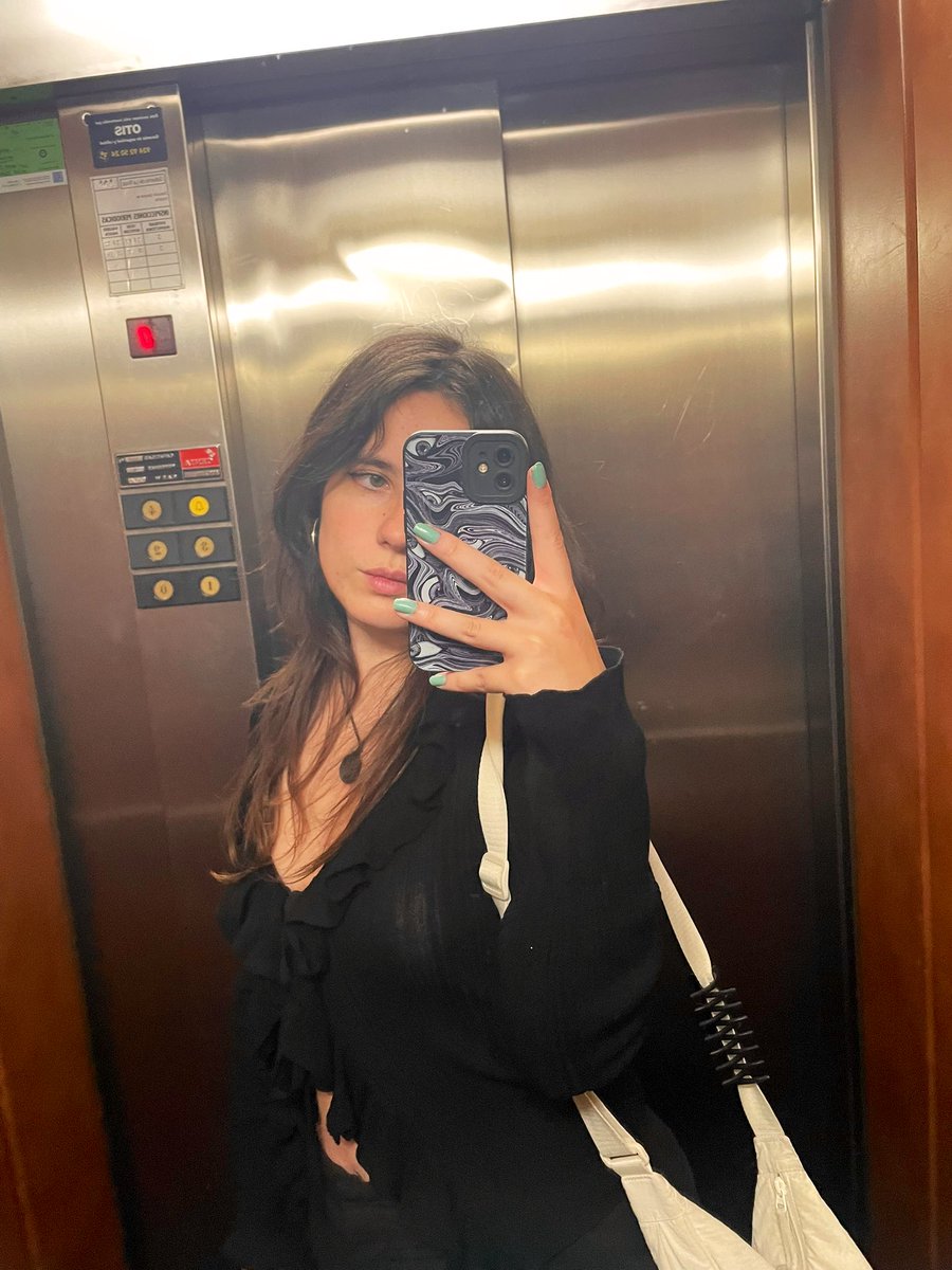 albagedoon's tweet image. los ojos tristes y el negro combinan con todo