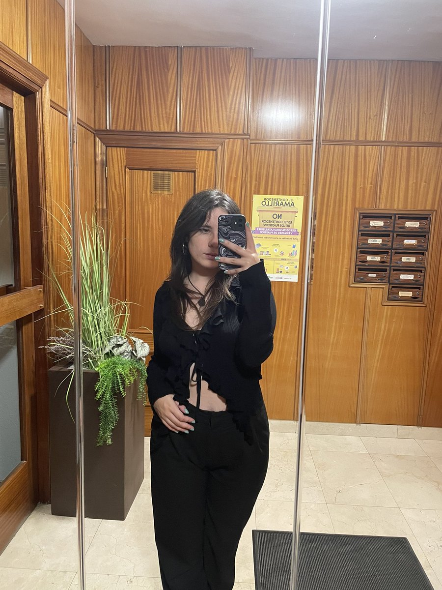 albagedoon's tweet image. los ojos tristes y el negro combinan con todo