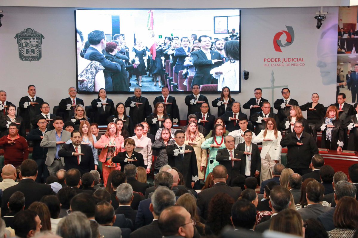 FernandoDiazJ's tweet photo. En compañía de la gobernadora @delfinagomeza, en Sesión Extraordinaria, Pública, Solemne y Conjunta de los Plenos del Tribunal Superior de Justicia del Estado de México y del Consejo de la Judicatura, desde el Aula Magna de la @EJudicialEdomex rindo cuentas a ambos plenos y a la sociedad. 

El informe muestra los avances alcanzados en estos ocho meses, fruto del esfuerzo conjunto en la administración y en la impartición de justicia.

Agradezco la asistencia del Presidente de la Jucopo @pacovazquezr y de la Mesa Directiva @ProfeMaurilioHG 

#EnUnidadParaServir
