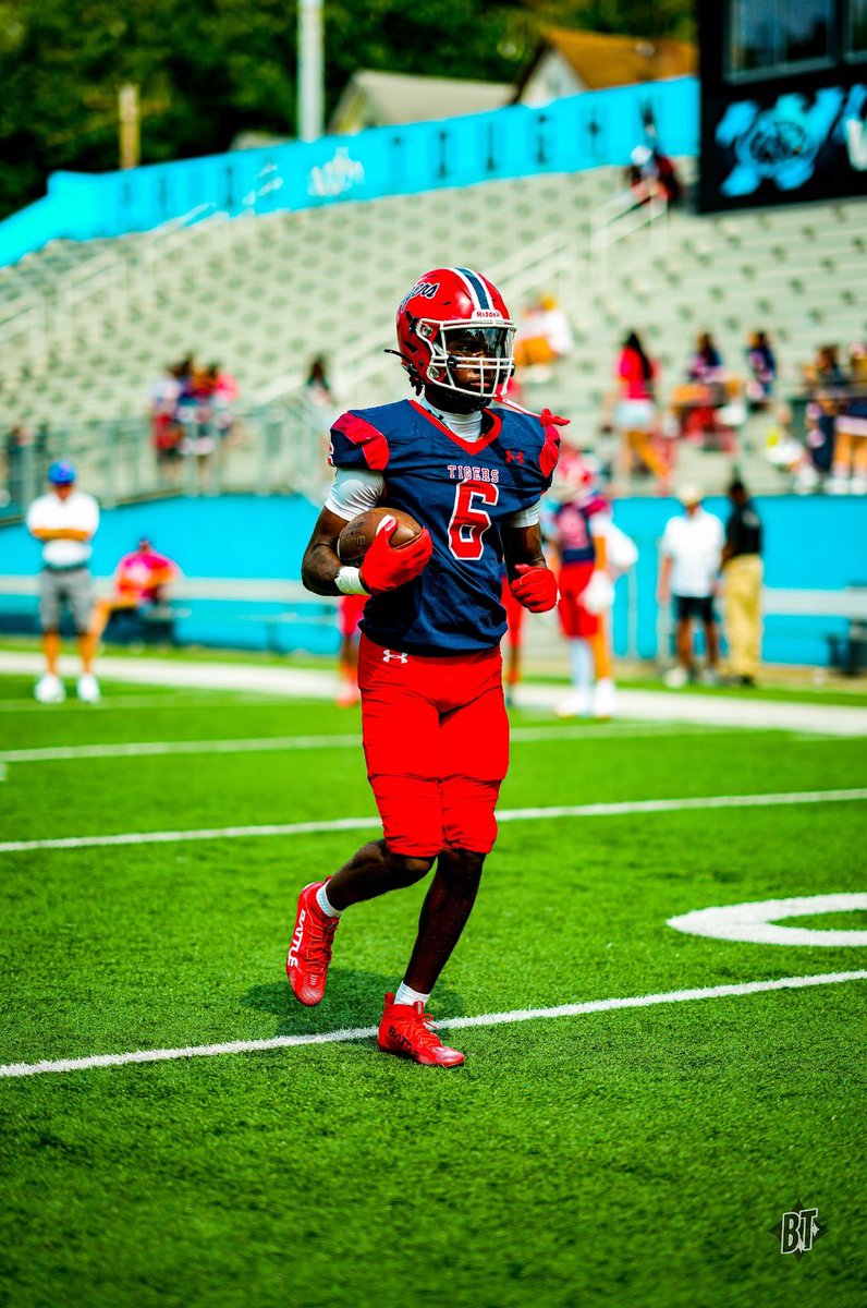 hudl.com/v/2SVHv2
Week 0 Vs 5A Delaware Valley ! 
<a href="/McKTigersFB/">McKeesport Tigers Football</a> <a href="/WPIAL_Insider/">WPIAL Insider</a> <a href="/wpialsportsnews/">WPIAL Sportsmen</a> <a href="/PA_TodaySports/">PA Today</a>