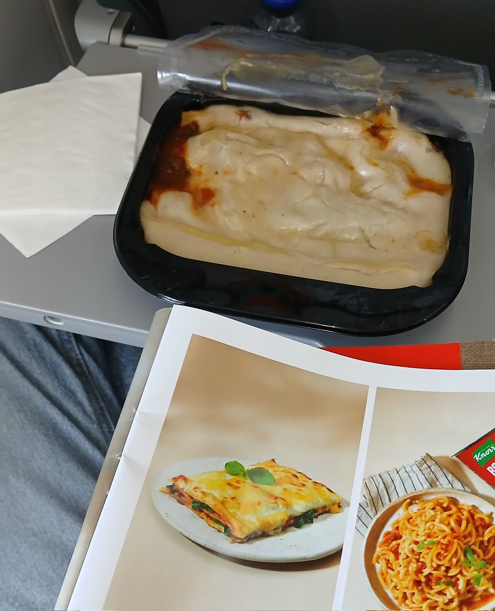 Jeg vet man ikke skal forvente stort på fly, men hvordan er ikke dette falsk markedsføring?😅