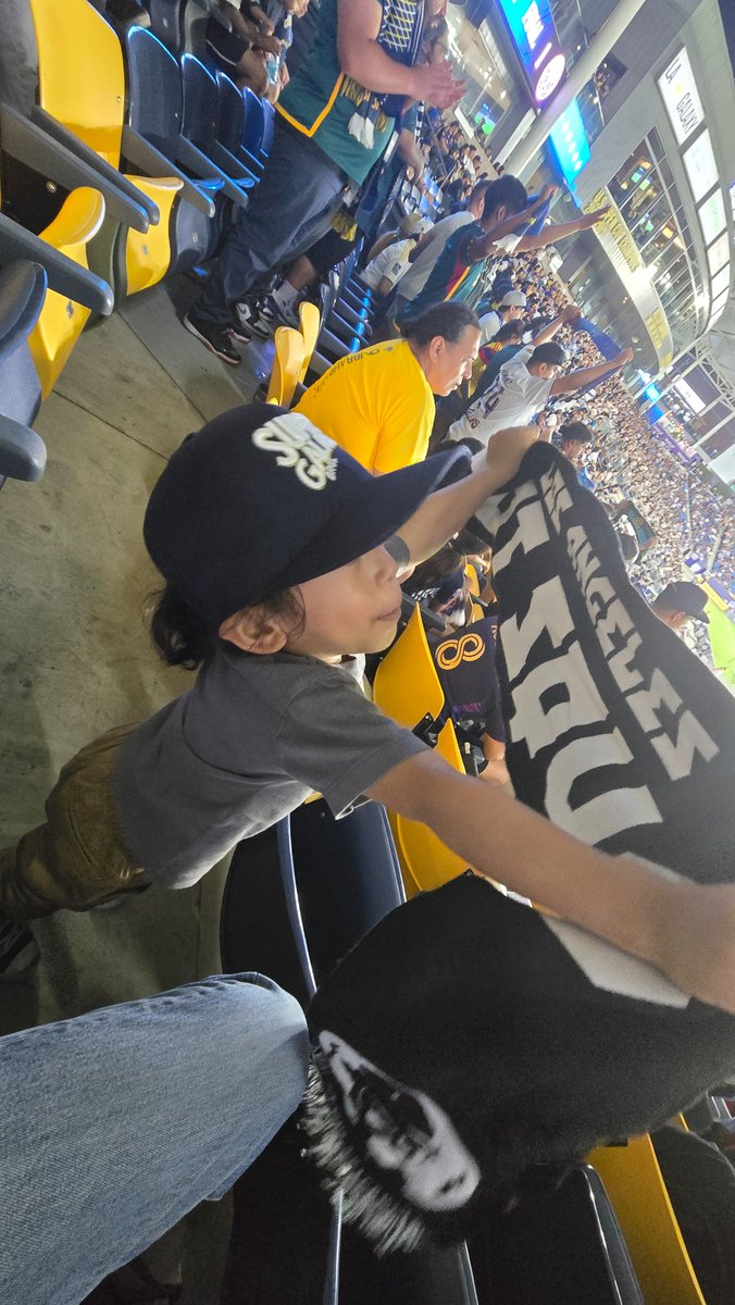 Desde la Cuna 

<a href="/lariot/">Larry</a>