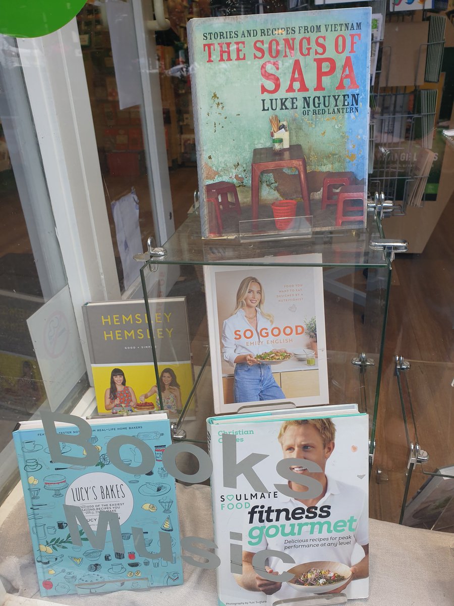 oxfam_harpenden's tweet photo. What's cooking at #Oxfam #Books #Harpenden this week? Come and browse our fabulous new window display packed with beautiful #cookerybooks! So many fabulous titles to choose from! See something you like? Give us a call on 01582 762840 &amp; we can reserve any title for you for a week! https://t.co/cy4KOQZ5pu