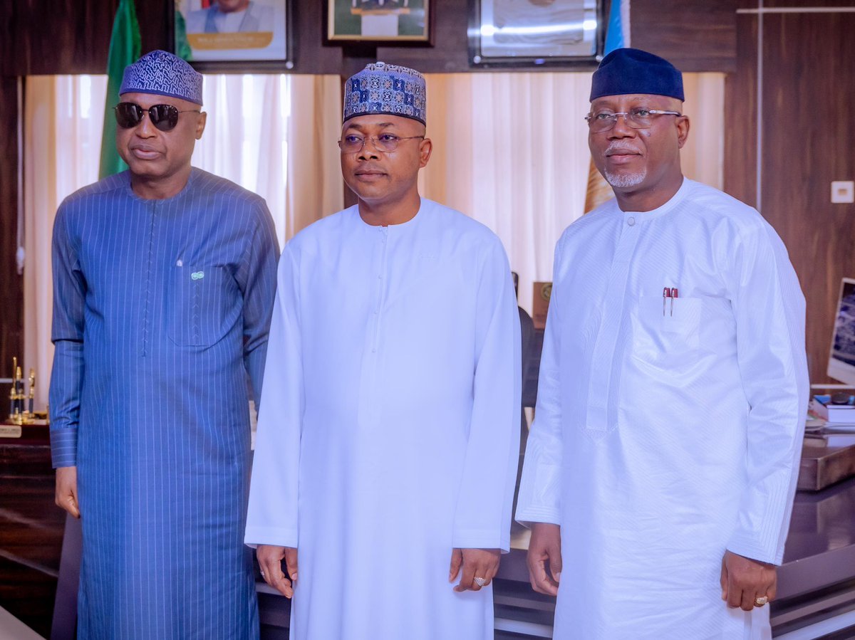 biodunaoyebanji's tweet image. I, together with my brother Governor Lucky Aiyedatiwa, paid a condolence visit to our brother and colleague, H.E. Usman Ododo, in Lokoja, over the passing of his father, Alhaji Ahmed Momoh Sani Ododo.

Our condolences to the entire family. Moments like this remind us of the bonds…