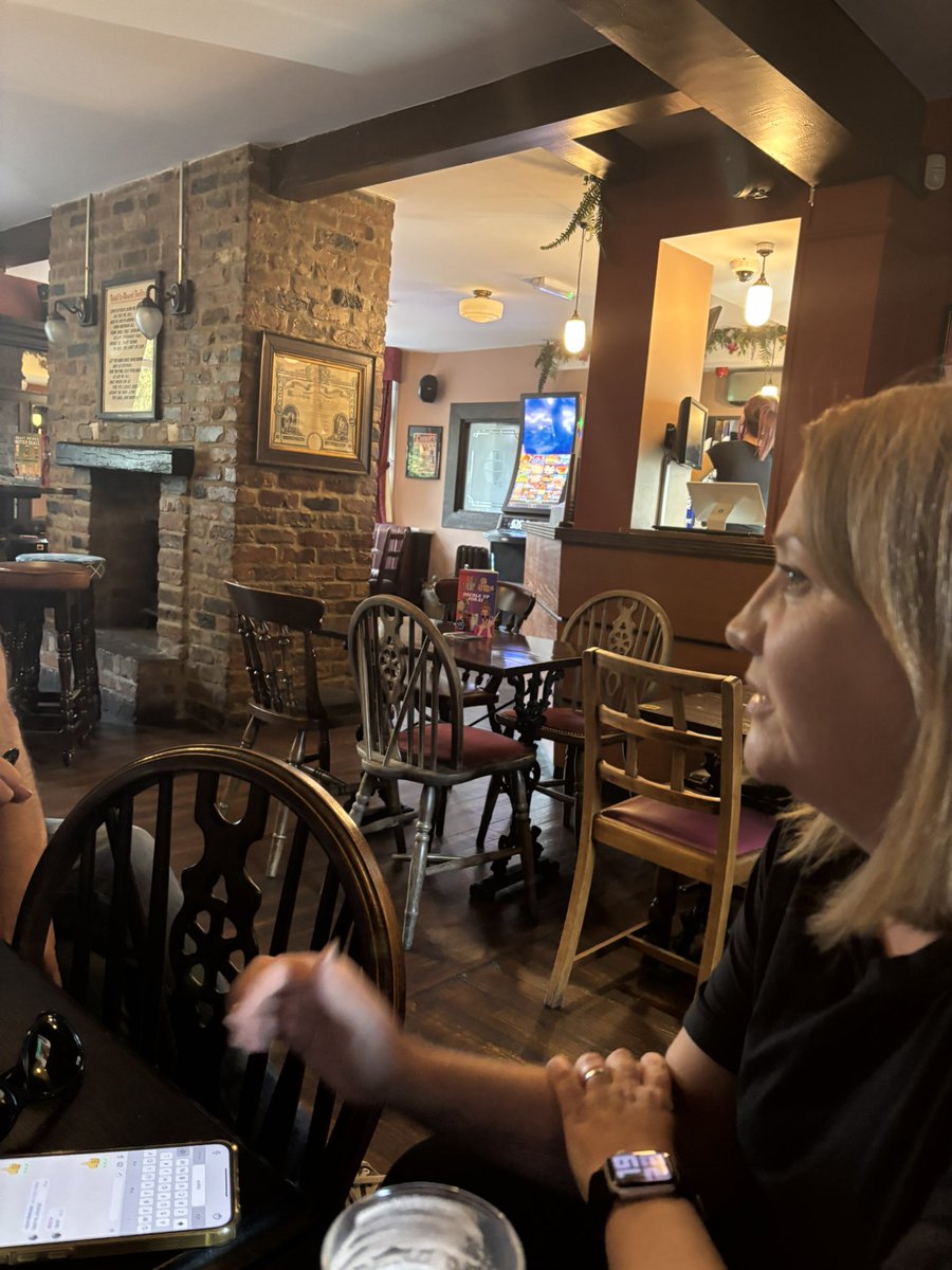 Horse &amp; Jockey. 
40 minutes before KO. 
Usually got time for another quick one before walking down at this time. 
#SWFC