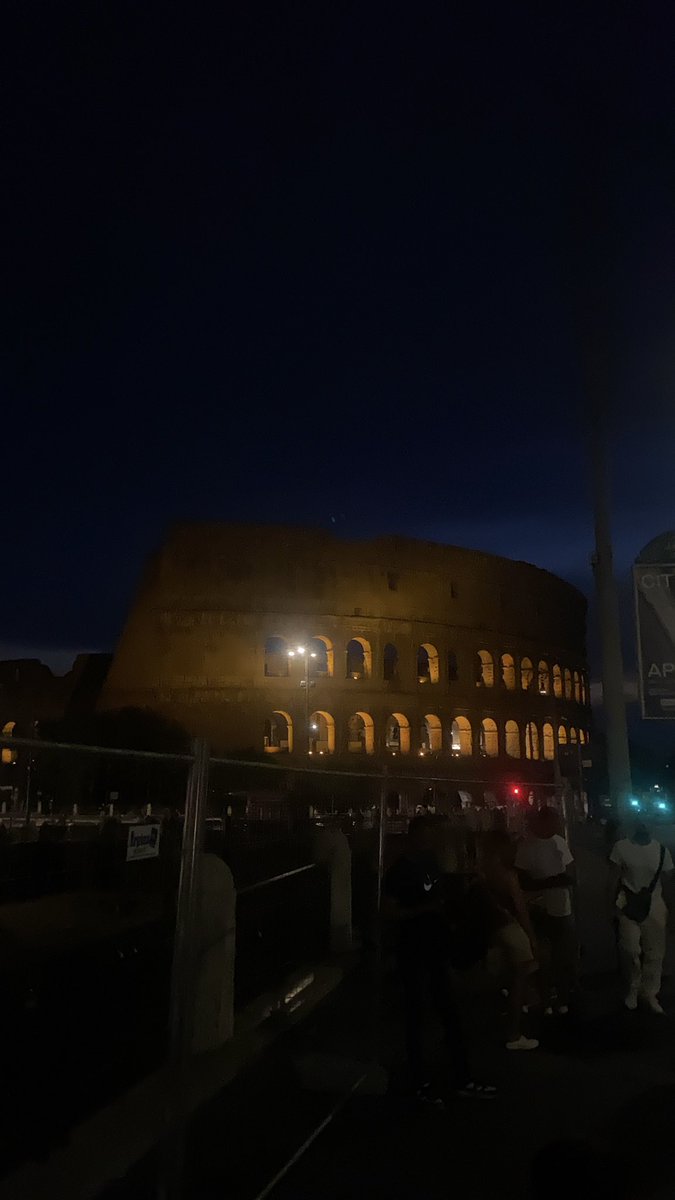 vitiumnotte's tweet photo. back from Rome. https://t.co/jm8Haa8eht