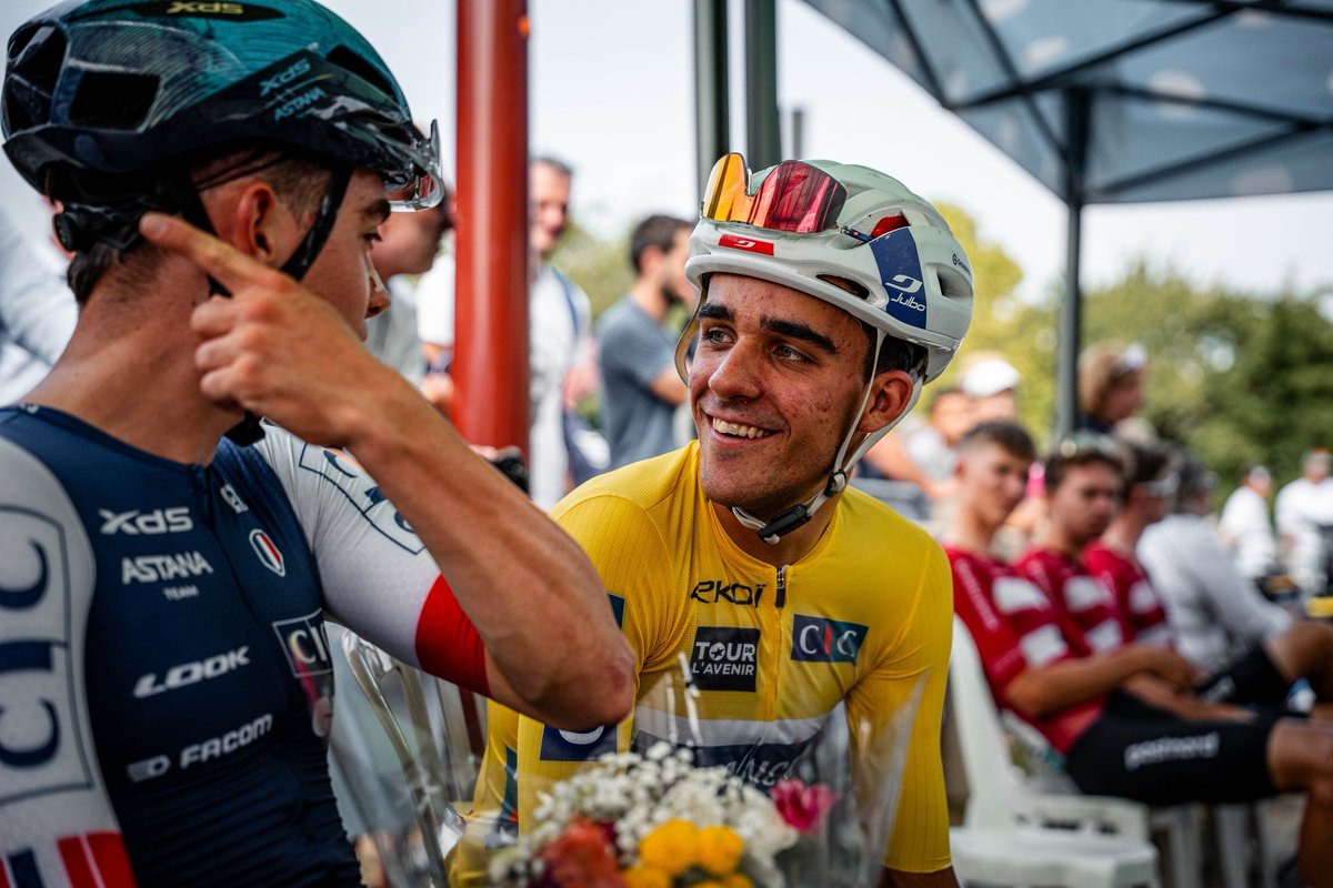 Après une 3ème étape sans difficulté majeure, Maxime Decomble reste leader du Tour de l'Avenir ! 🟡

📸 Tour de l'Avenir