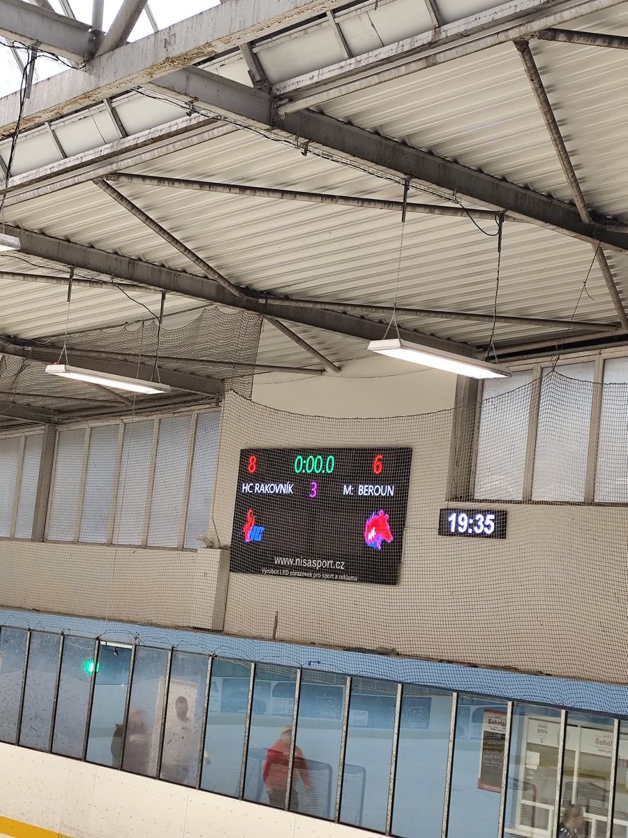 fkbmedvedi's tweet photo. Medvědi začali přípravu a neuvedli se špatně. Gólová přestřelka v Rakovníku otevřela sezónu 25/26 a již v sobotu se můžeme těšit na další přípravu, tentokráte proti velmi silným Černošicím. 
Zápas se odehraje v sobotu 30.8.25 od 16:45 h na berounském zimním stadionu. https://t.co/bLtEVQoaRQ