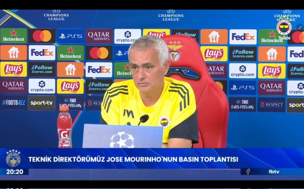 Geldiğin günden beri istediğin tek transfer olmadı bunu çok iyi biliyoruz. Sırf tazminatın yüksek diye çöp transferlerle başarısız olup istifa etmen beklendi. Dik durmaya devam et Yıllardır bizleri kandırıyorlar sen kanma. Seni taraftarın önü atanların planlarını boz.