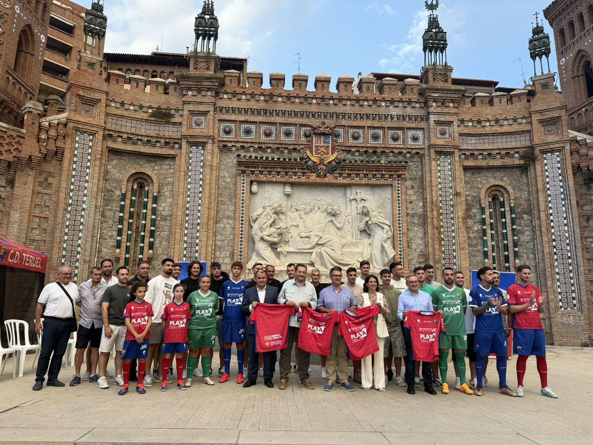 📷 Foto de familia. Todos juntos: ¡vamos Teruel!❤️💙