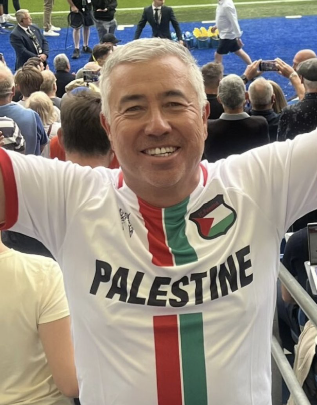 👁‍🗨 Brighton exclut un supporter pour avoir porté un maillot pale*stinien
<a href="/EverNtly/">Natalie Ever 𓂆 Assange libre, tout est possible</a> <a href="/Mulan_Lore/">ॐღ Mûl@n   ⌛🐝</a> <a href="/ederbas1/">Emad DERBAS</a> <a href="/GordonDimmack/">Gordon Dimmack</a> <a href="/CraigMurrayOrg/">Craig Murray</a> <a href="/kennardmatt/">Matt Kennard</a> <a href="/alimo_philip/">FIFA World Cup Stats</a> <a href="/UEFA/">UEFA</a> <a href="/ChampionsLeague/">UEFA Champions League</a> <a href="/Ligue1_ENG/">Ligue 1 English</a> <a href="/AlexWaltens/">WaltensMedia</a> 
 open.substack.com/pub/ssofidelis…