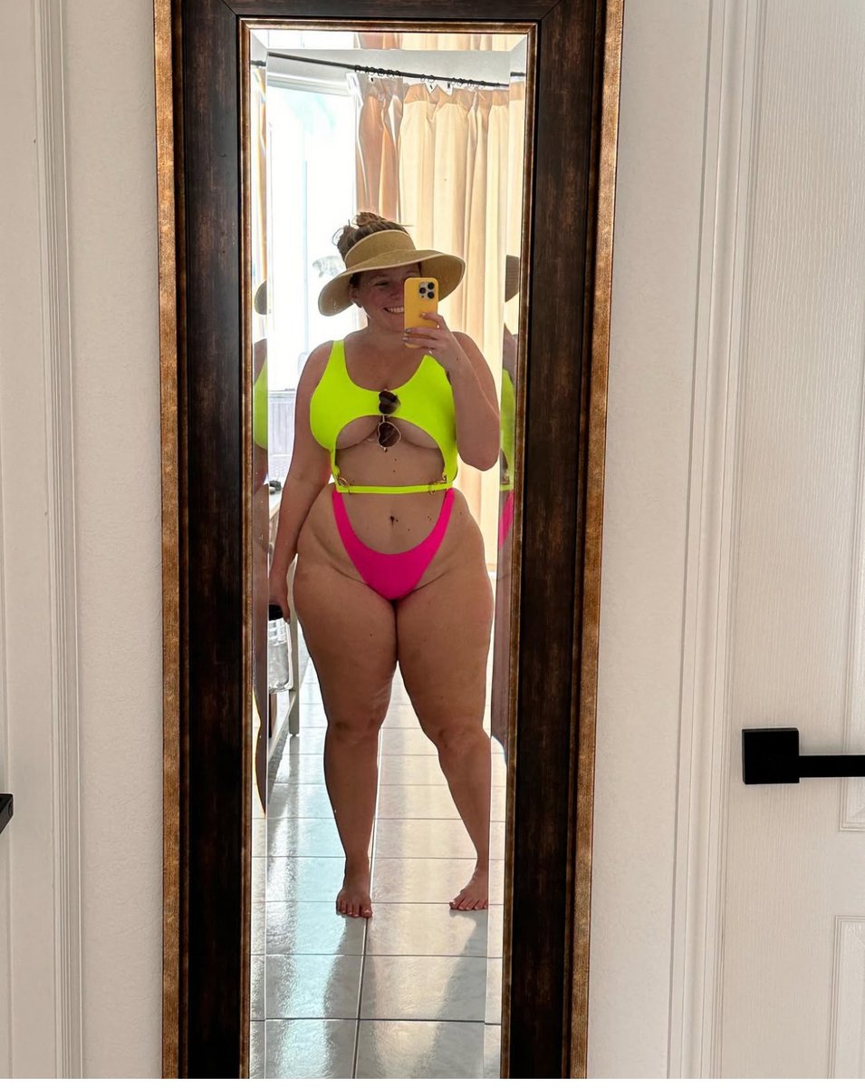 themirandaffect's tweet image. Thinking i like this one feels a little spicy 🌶️

if you like spicer theres some links you might want to look at .. 😜