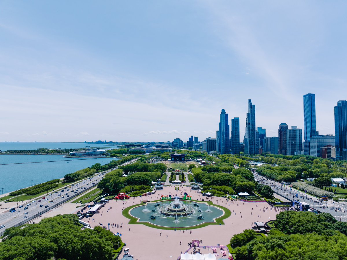 270 días más para regresar a casa 🍃

Which artists would you like to see perform at Sueños 2026?! Let us know below 👇🏼