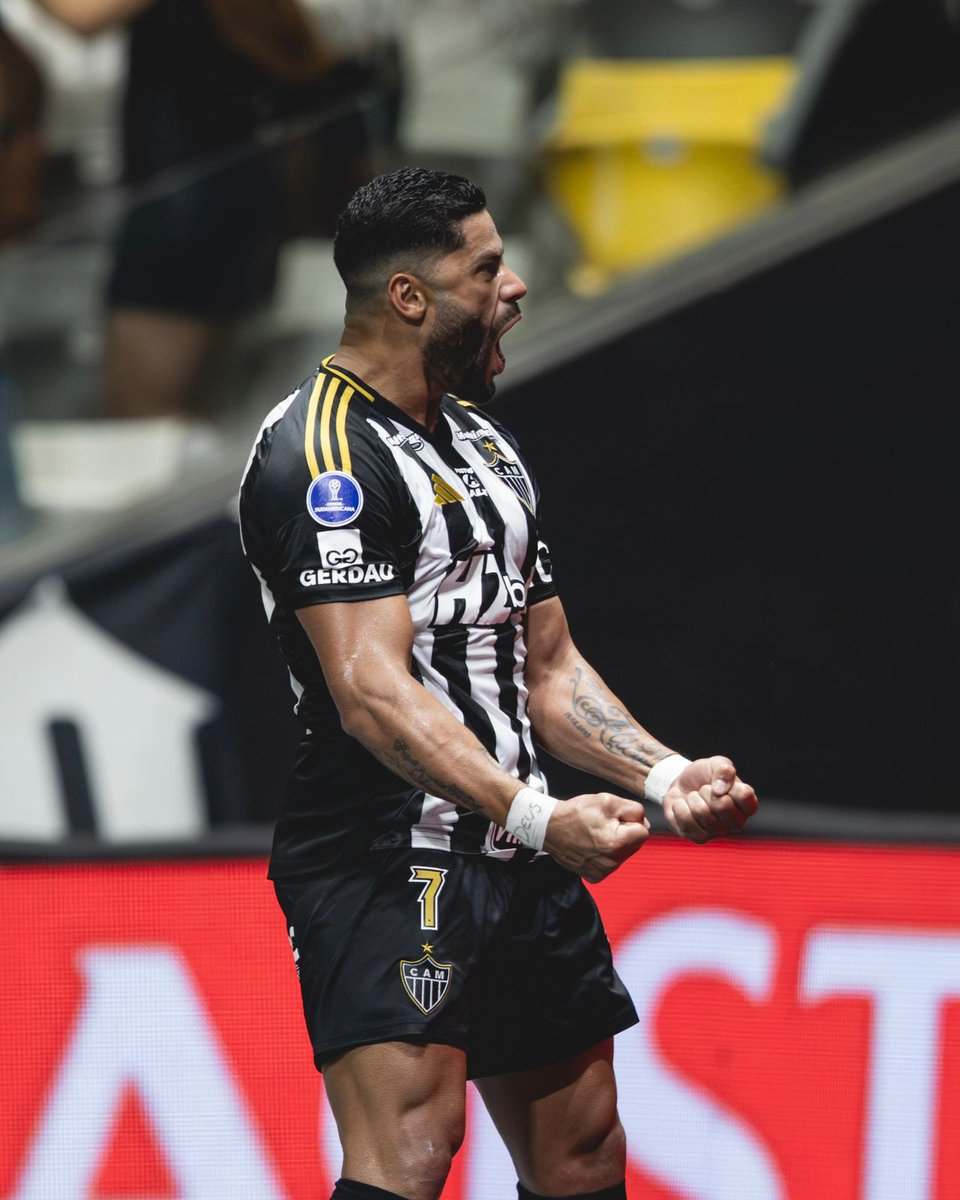 Atletico's tweet photo. Hoje não posso, tem jogo do #Galo! 🖤🤍 https://t.co/HOTiaqn4Gp
