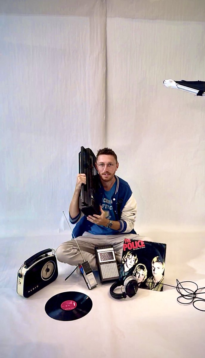 LECONTEKevin's tweet image. 📸 JOUR DE SHOOTING ✨
Des poses à n’en plus finir, des accessoires à en perdre la tête… 😁 pour les photos de la #rentrée sur @tendanceouest ! 
RDV pour le « Lunch Quiz » et « Tendance Story » pour ma part. Cette saison s’annonce incroyable ‼️ Vous serez là ?

(Photo coulisses)