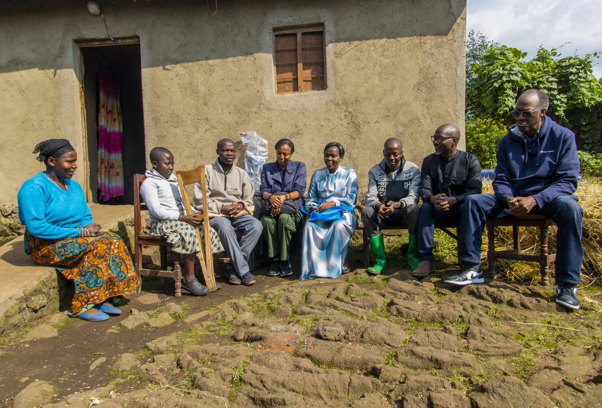 ireme_rw's tweet photo. 🌟 A special journey with Norm Stembridge from @MoveUpGlobal 🌟

From the warm welcome at Ireme and meeting our amazing staff, to heartfelt moments with Liliane’s family where she received thoughtful gifts and new crutches from Betsy Bloom💙 https://t.co/XqYKZORGOK