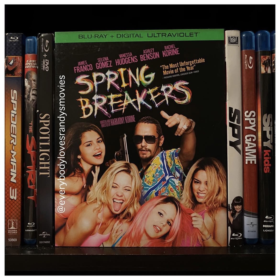 RandysMovies's tweet image. Movie: #SpringBreakers (2013)
Starring: #JamesFranco #VanessaHudgens #SelenaGomez #AshleyBenson #RachelKorine #GucciMane #HeatherMorris #JeffJarrett
Directed By: #HarmonyKorine
#BluRay 
#MovieNerd 
#MovieCollector
#BluRayCollection 
#MovieCollection 
#MovieBuff
#PhysicalMedia…