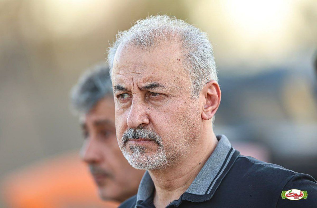 پرسپولیس اگه تو چند روز آینده
یه مهاجم و
یه هافبک 
نگیره
امسالم مث پارسال نه جام میگیریم نه سهمیه 

من همچین توانایی رو در درویش نمیبینم.
#اخراج_درویش