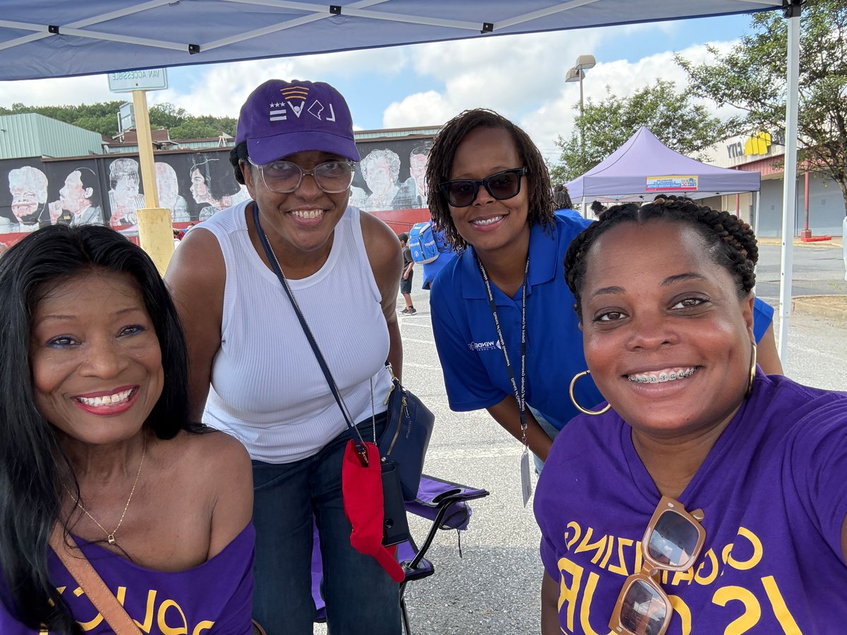 PAVE Parent Leaders have been putting in the WORK to support our community this back-to-school season! Some places you may have spotted the #PurpleWave in recent weeks:
🏫 Monument Academy’s Back-to-School Block Party
📚 Ward 7 Back-to-School Giveaway
📓 Thurgood Marshall