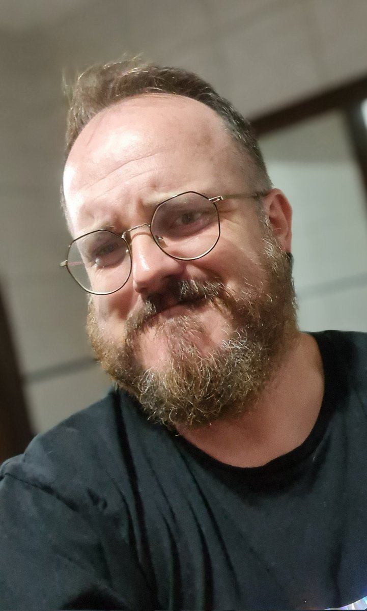 JethBlue's tweet image. Nueva foto de perfil...