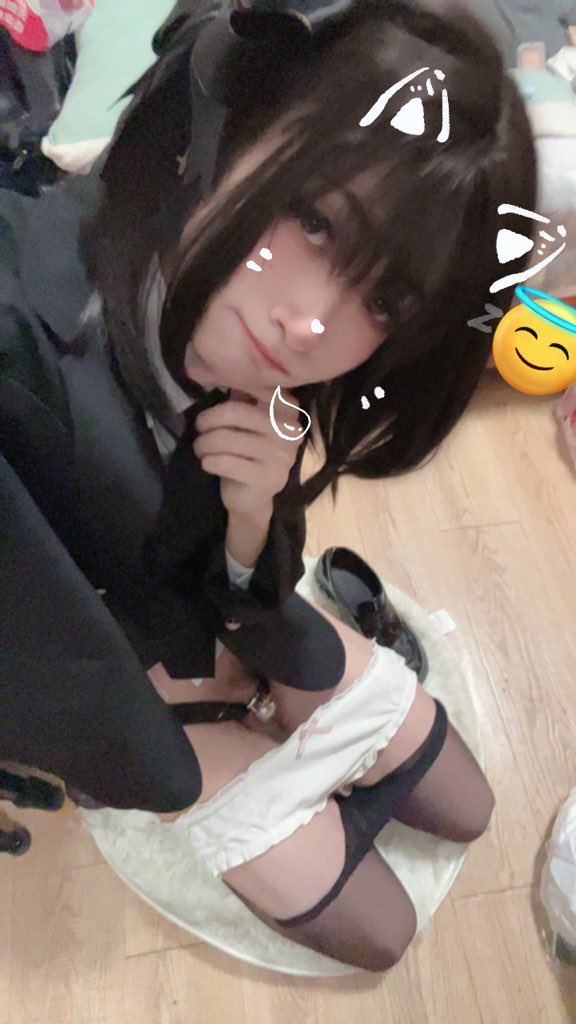 #男娘 跪半天也凹不出几个好看的姿势😭脚痛**